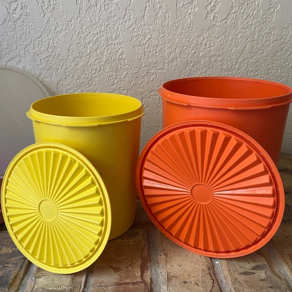 Tupperware - Picture 9 of 14